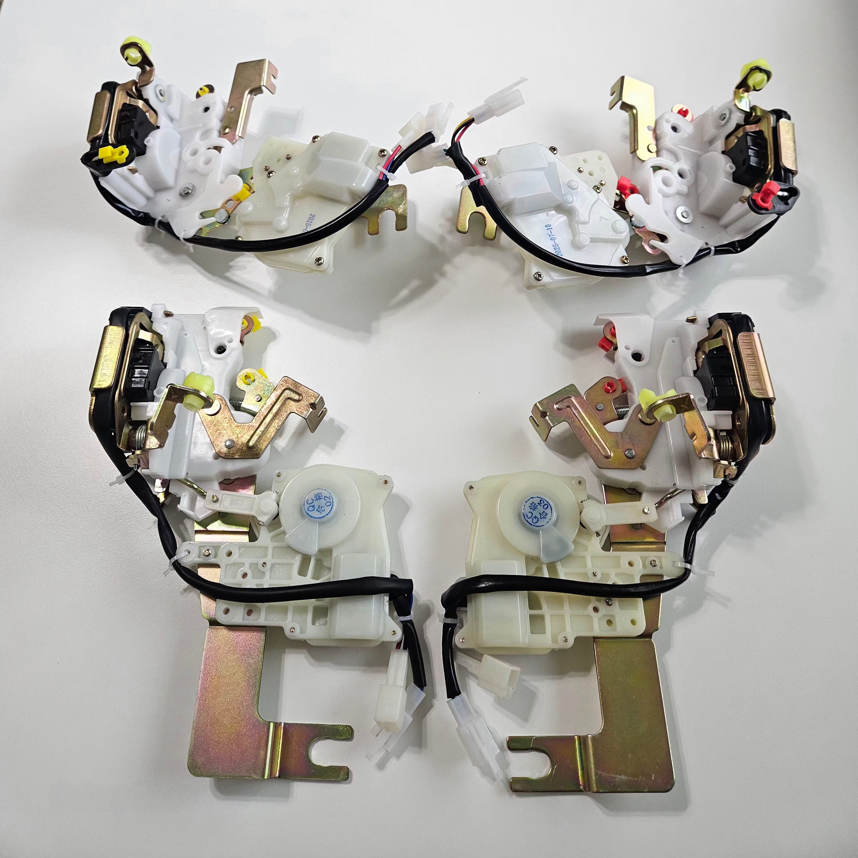 Cierres de Puerta con Actuador Eléctrico para GEELI CK (Todos los Modelos) – Juego Completo x4